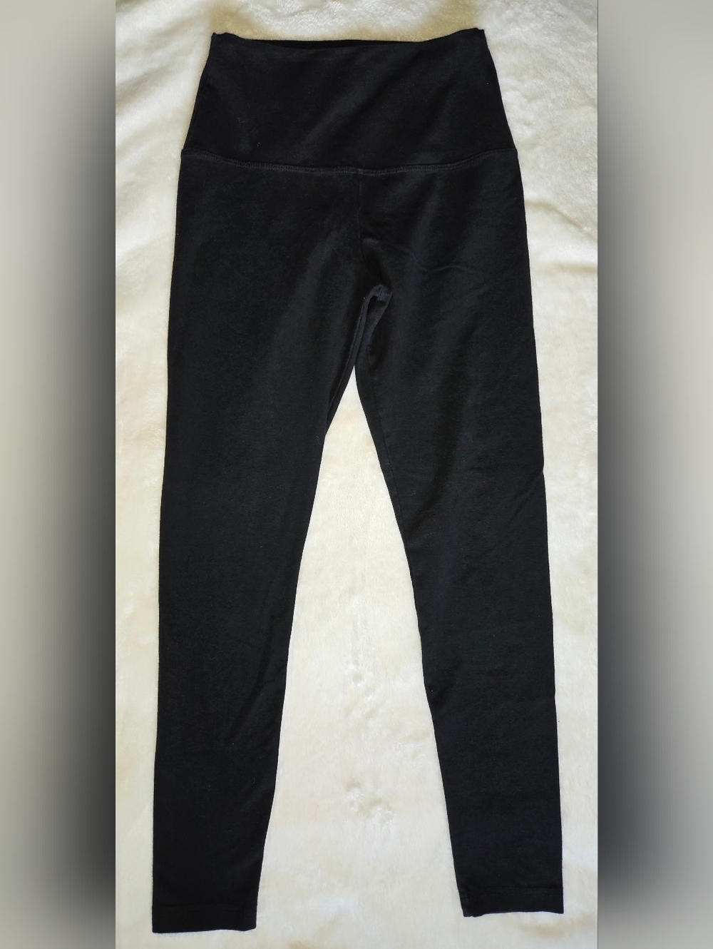 Lyssé High-Rise Slimming Leggings - Smoothing Waistband - Size S